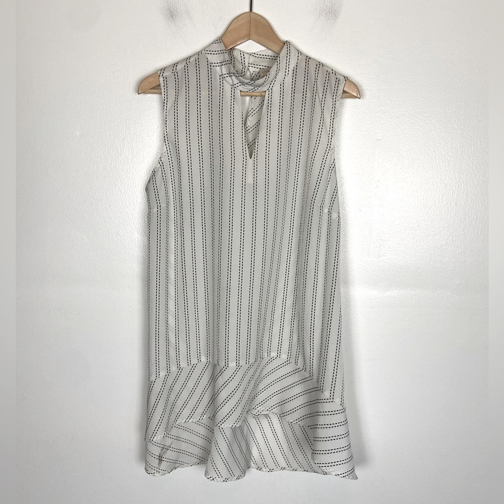 Chico's‎ Women's Tunic Top Size 2 US L Color White Mock Neck Sleeveless Ruffle